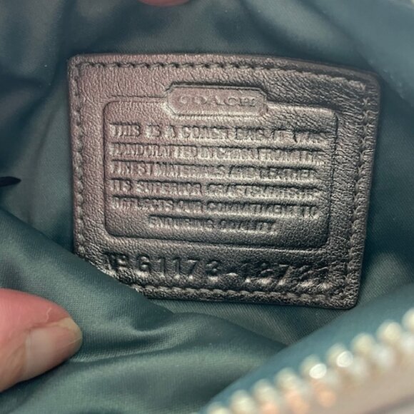 COACH POPPY OSTRICH FEATHER CLUTCH SPECIAL EDITION SILVER/GRAY #18731 PREOWNED - Picture 9 of 16